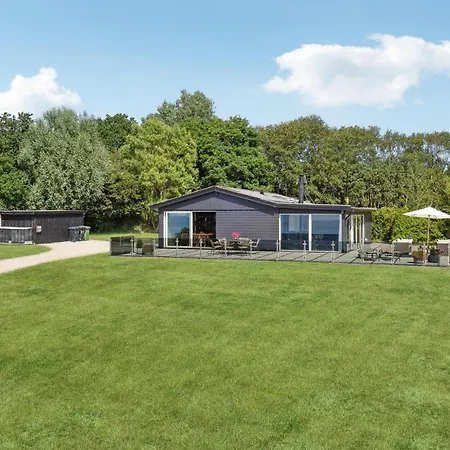 Dom wakacyjny Lovely In With Wifi *